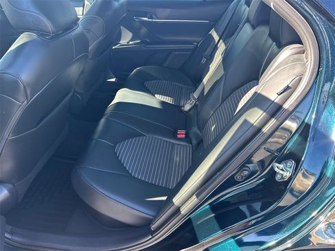 Used 2020 Toyota Camry SE image 20