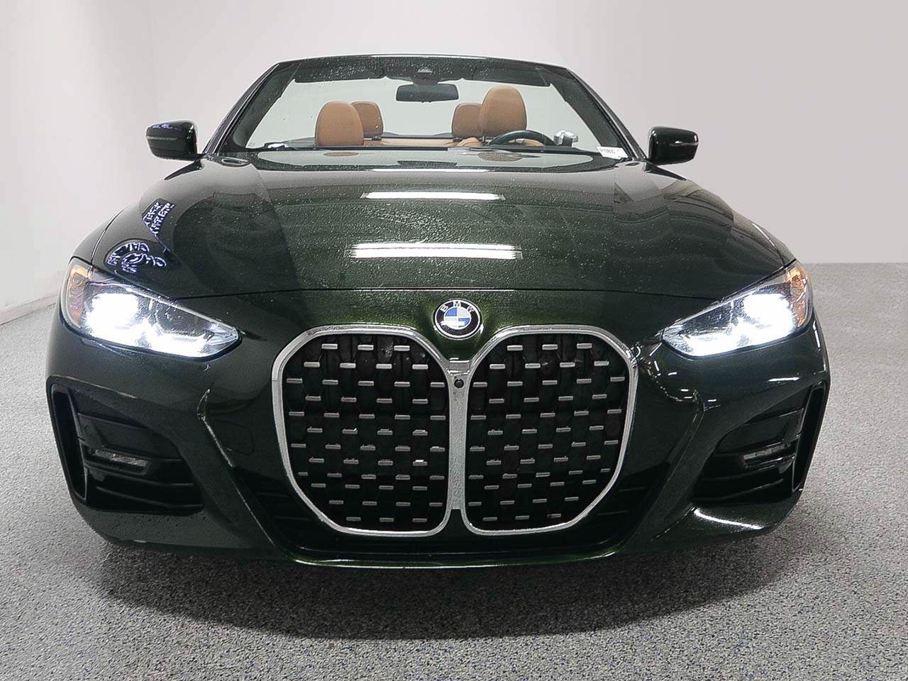 Used 2024 BMW 430i Convertible w/ M Sport Package RWD image 3