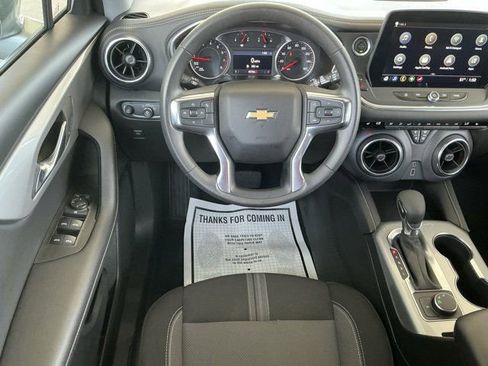 Used 2025 Chevrolet Blazer LT FWD image 11