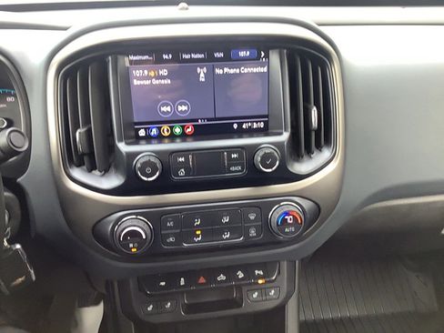 Used 2022 Chevrolet Colorado Z71 w/ Z71 Midnight Edition image 13