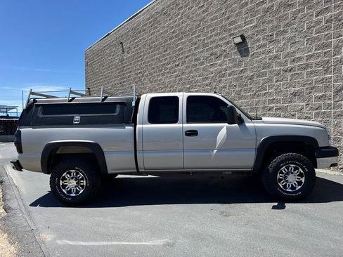 Used 2005 Chevrolet Silverado 2500 LS AWD/4WD image 4