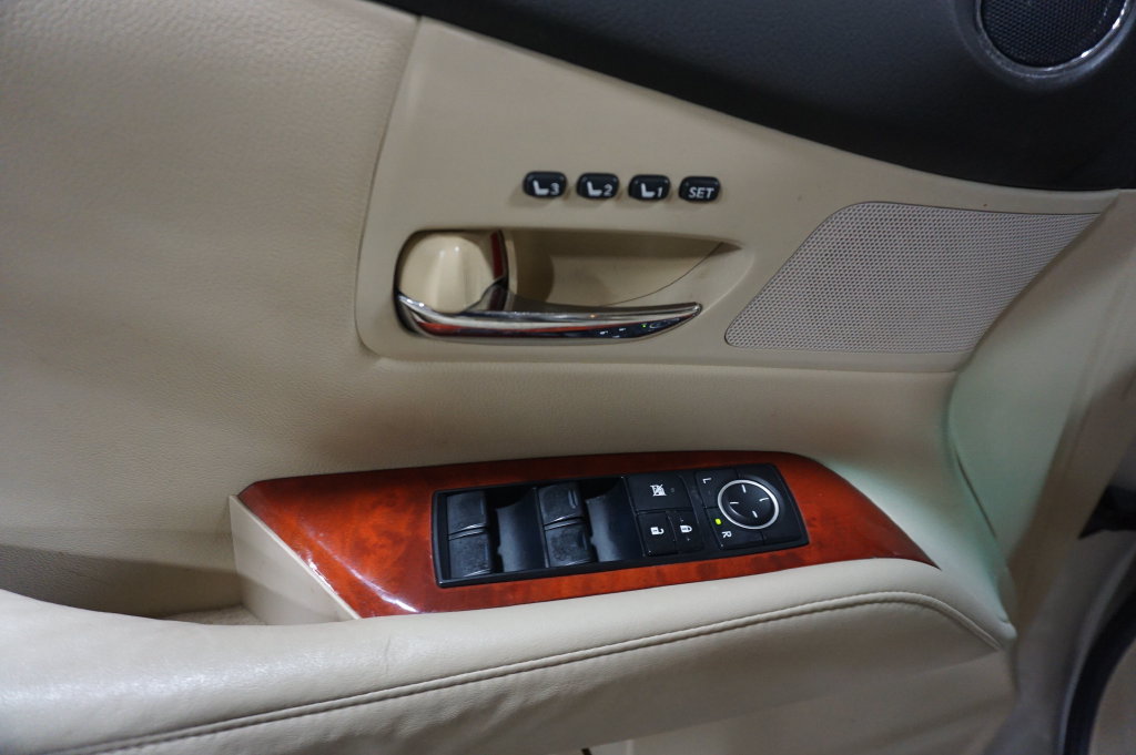 Used 2011 Lexus RX 350 2WD w/ Premium Pkg image 3