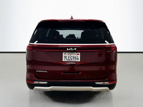 Certified 2024 Kia Carnival LX image 6