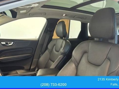 Used 2018 Volvo XC60 T6 Momentum w/ Vision Package AWD/4WD image 20