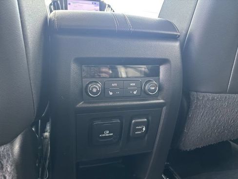 Used 2020 Chevrolet Traverse Premier w/ Redline Edition AWD/4WD image 19