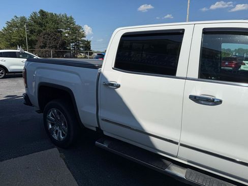 Used 2018 GMC Sierra 1500 SLT AWD/4WD image 5