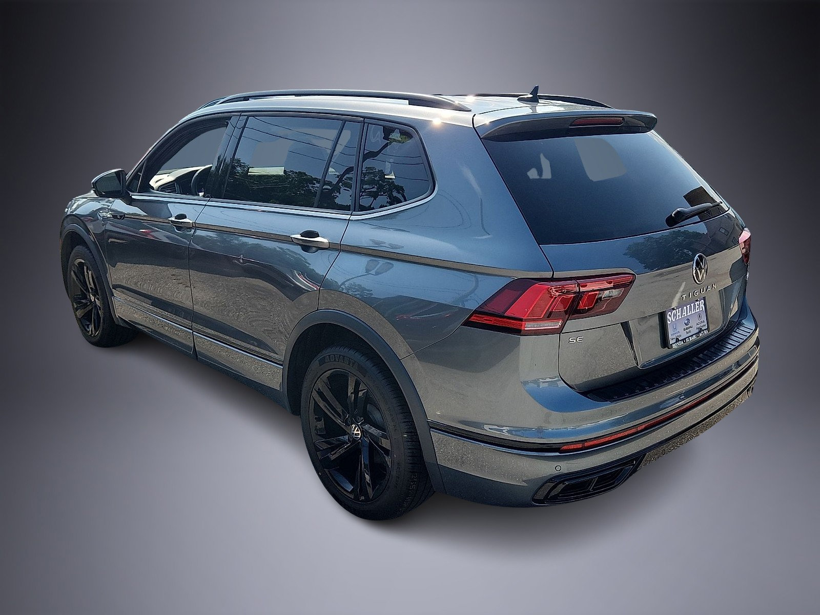 Used 2023 Volkswagen Tiguan SE R-Line AWD/4WD image 4