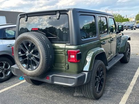 Used 2023 Jeep Wrangler Unlimited Sahara w/ Cold Weather Group AWD/4WD image 5