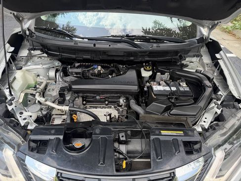 Used 2019 Nissan Rogue S w/ Special Edition Package FWD image 27