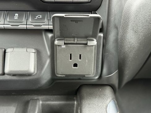 Used 2021 Chevrolet Silverado 2500 LTZ w/ LTZ Premium Package image 28