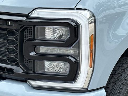 New 2026 Ford F250 Lariat w/ Black Appearance Package AWD/4WD image 4
