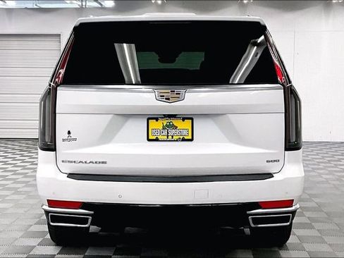 Used 2024 Cadillac Escalade Premium Luxury AWD/4WD image 5