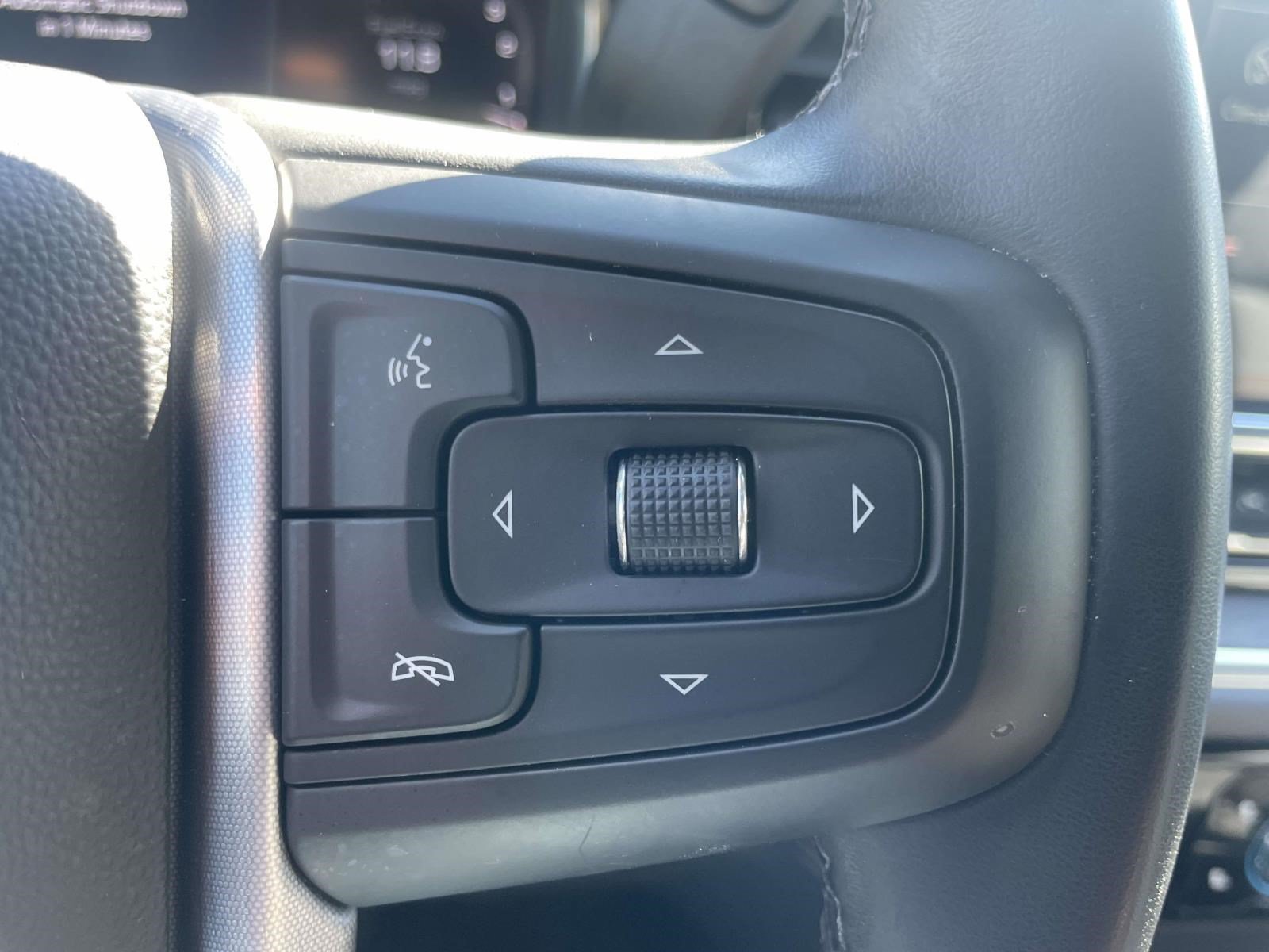 Used 2025 GMC Sierra 1500 SLT RWD image 21