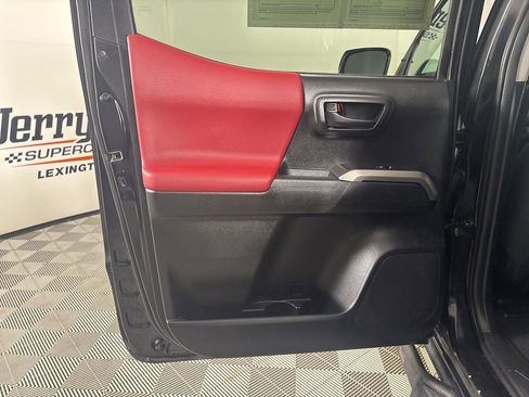 Used 2021 Toyota Tacoma SR5 image 19