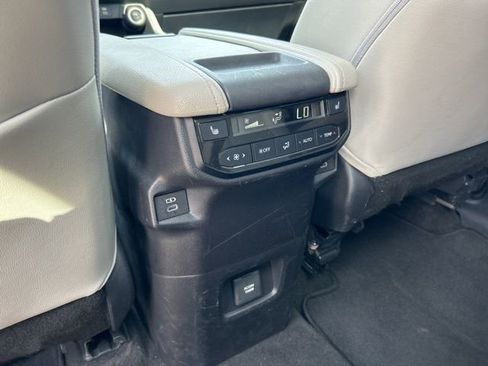 Used 2024 Toyota Grand Highlander Limited image 15