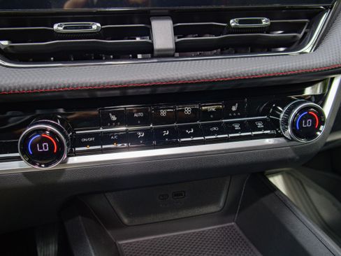 New 2026 Chevrolet Equinox RS w/ LPO, Floor Liner Package image 19