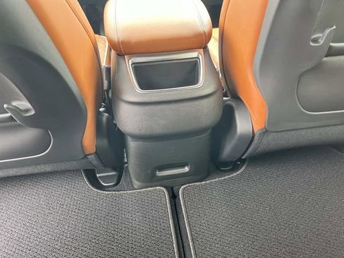 New 2026 Chrysler Pacifica Pinnacle image 17