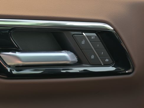 New 2026 Chevrolet Suburban High Country AWD/4WD image 32