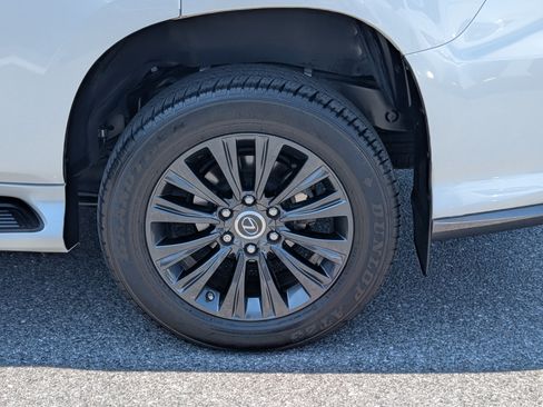 Certified 2023 Lexus GX 460 Luxury w/ Sport Design Package AWD/4WD image 10