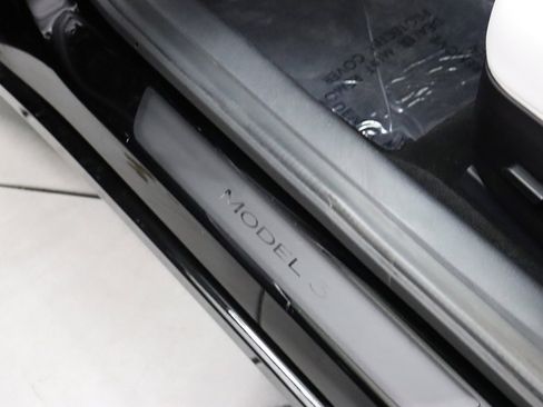 Used 2023 Tesla Model 3 Standard Range image 63