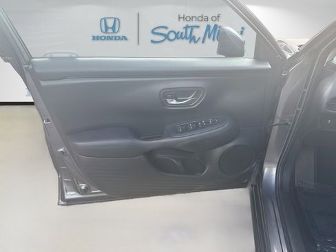 Used 2024 Honda HR-V LX image 19