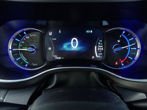 Used 2023 Chrysler Pacifica Touring-L FWD image 26