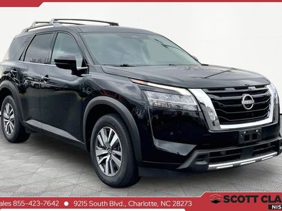 Used 2023 Nissan Pathfinder SL