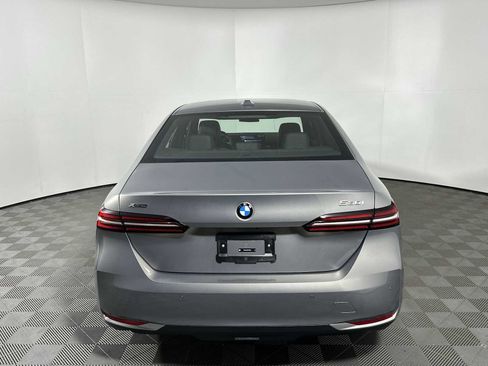 New 2026 BMW 530i xDrive w/ Premium Package image 2