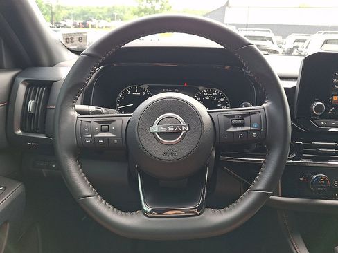 Used 2025 Nissan Pathfinder Rock Creek AWD/4WD image 16