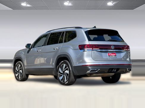 Used 2026 Volkswagen Atlas SE AWD/4WD image 3