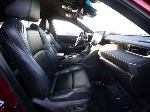 Used 2021 Toyota Venza Limited w/ Advanced Technology Package image 27