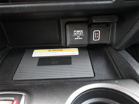 Used 2021 Honda Pilot Special Edition image 3