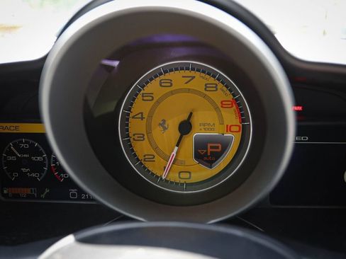 Certified 2011 Ferrari 458 Italia Coupe RWD image 31