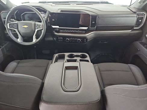 Used 2025 Chevrolet Silverado 2500 LT w/ Convenience Package image 26