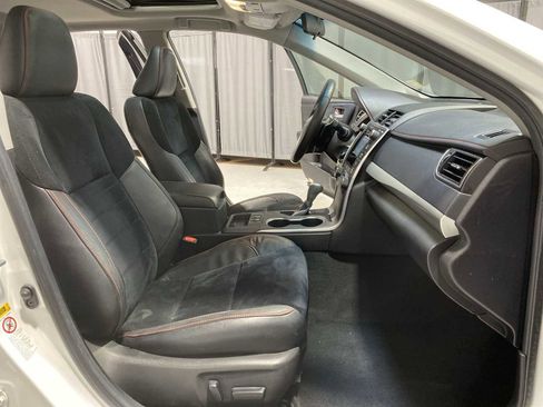 Used 2015 Toyota Camry XSE image 14