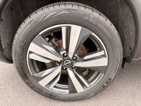 Used 2023 Nissan Rogue SL AWD/4WD image 33