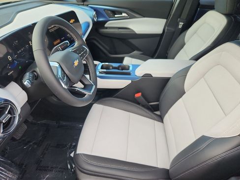 New 2026 Chevrolet Equinox EV LT image 24