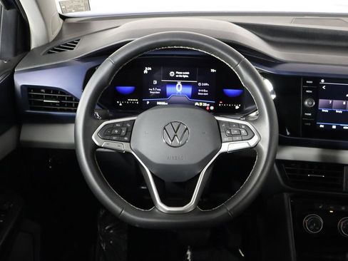 Used 2023 Volkswagen Taos SE FWD image 7
