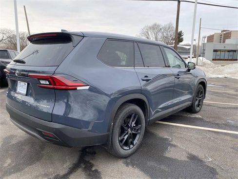 New 2026 Toyota Grand Highlander Platinum image 3