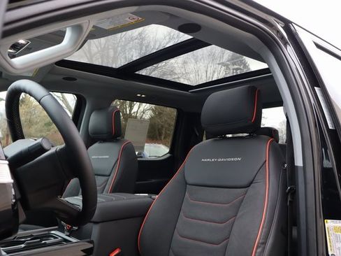 New 2026 Ford F250 Lariat w/ Black Appearance Package image 4