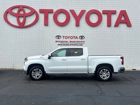 Used 2023 Chevrolet Silverado 1500 LTZ w/ Z71 Off-Road Package AWD/4WD image 4