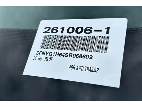 Used 2025 Honda Pilot TrailSport image 21