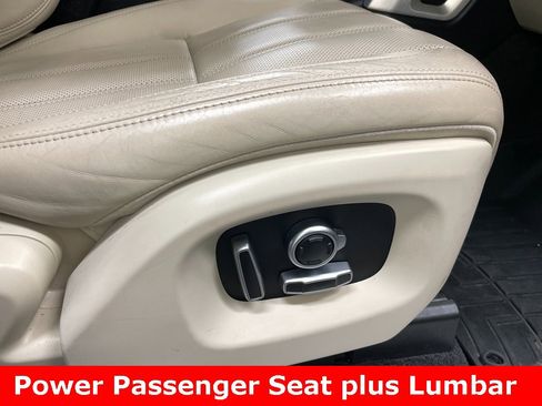 Used 2016 Land Rover Range Rover HSE image 13