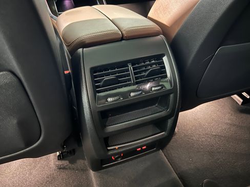 Used 2025 BMW X5 sDrive40i w/ Premium Package image 34