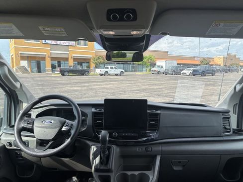 Used 2024 Ford Transit 350 XLT RWD image 12