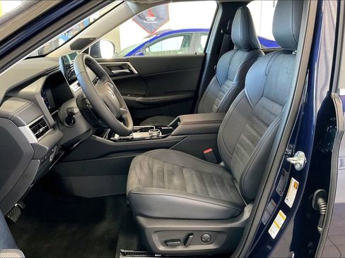 New 2026 Mitsubishi Outlander SE image 9