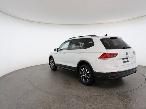 Used 2021 Volkswagen Tiguan SE R-Line image 11