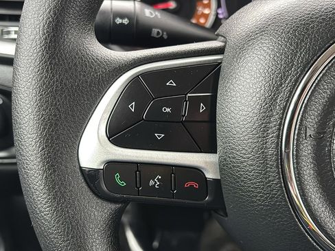 Used 2019 Jeep Renegade Sport image 19