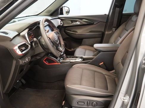 Used 2023 Chevrolet TrailBlazer RS w/ Sun and Liftgate Package AWD/4WD image 5