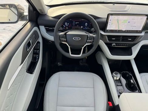 New 2026 Ford Explorer Platinum w/ LUX Leather Package image 5